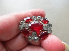 ANTIQUE VINTAGE EDWARDIAN ART DECO OLD SILVER TONE DARK RED CRYSTAL BROOCH PIN