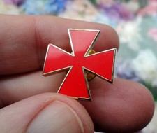 Pre-Owned Knights Templar Red Maltese Cross Pin Badge Standard