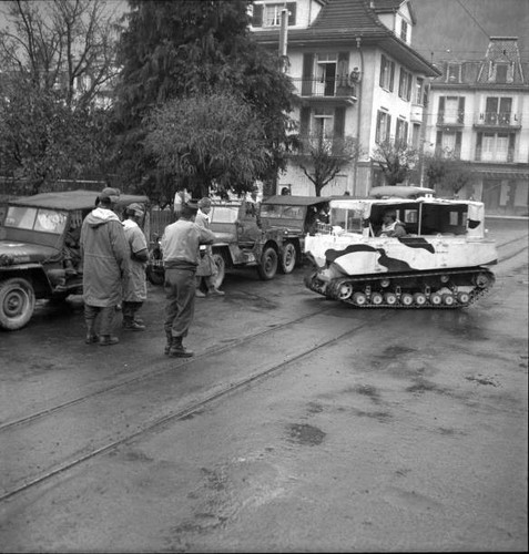 Meiringen snow tanks - snow, jeeps