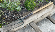 Vintage Garden Bulldog 4 Prong
