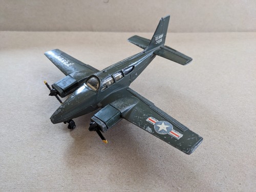 Dinky toys 715 beechcraft - 715, 'beechcraft