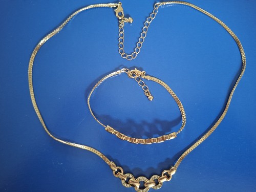 Jewellery set features gold - set, a