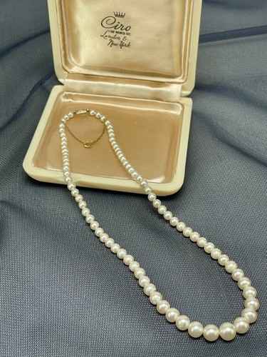 Vintage pearl necklace - vintage, of