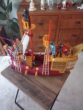 Pirate Ship & Pirate Figures