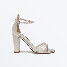 Lena | Rainbow Club Wedding