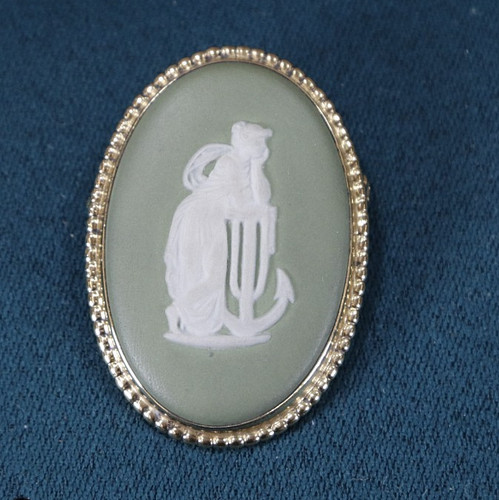 Wedgwood brooch green jasper - wedgwood,