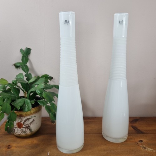 Pair lsa white cased - of,