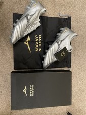 Mizuno Morelia Neo IV Beta