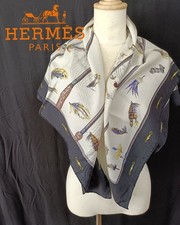 HERMES Wing Carre 90 Silk Pink