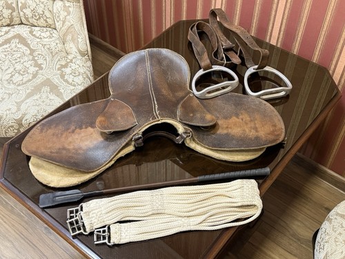 Vintage leather saddle - vintage, set