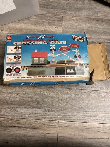 Lifelike trains scale - trains,