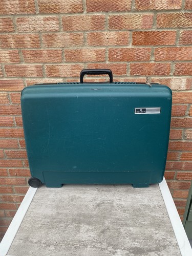 Delsey large wheeled hardshell - delsey,