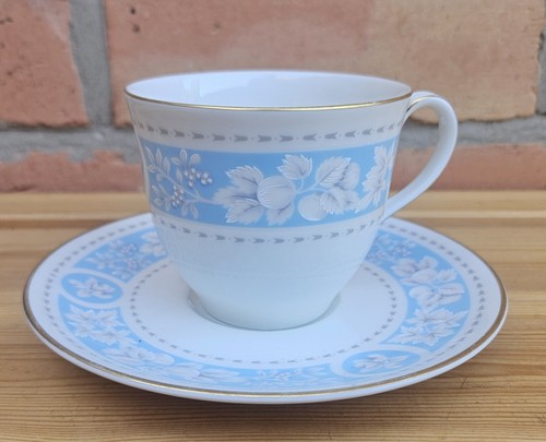 Royal doulton hampton court - royal,
