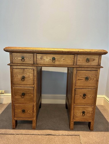 Gorgeous vintage oak desk - gorgeous,