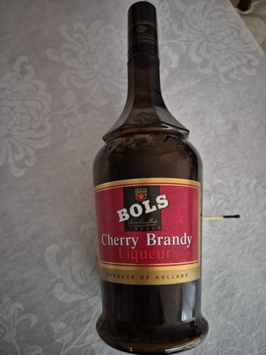 Cherry brandy liqueur 1990 - cherry,