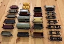 Lot of 25 Assorted 00 Gauge