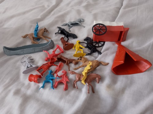 Plastic cowboys indians - plastic,