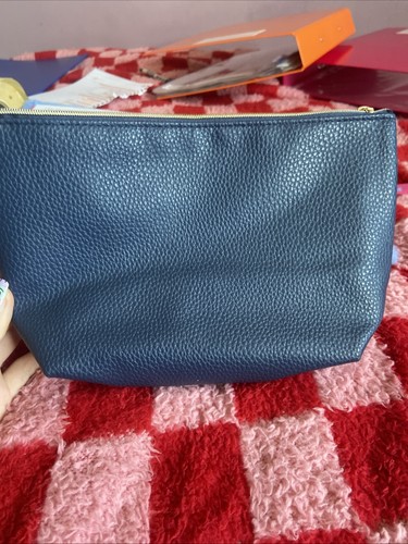 Clarins blue makeup - clarins,