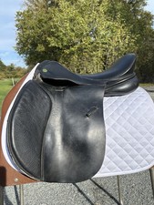 Silhouette med wide fit 17.5” GP saddle
