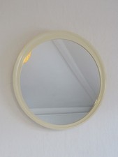 Retro 1970s/1980s Cream