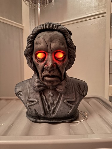 Rare halloween talking - talking, bust