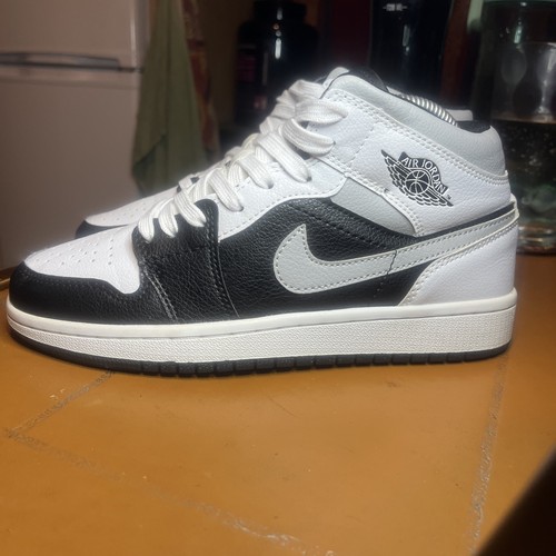 Air jordan mid - air, white