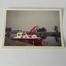 1970s woman on Cabin Cruiser