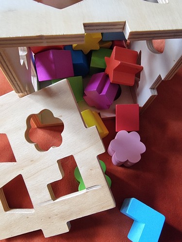Wooden shape sorter pastel - wooden,