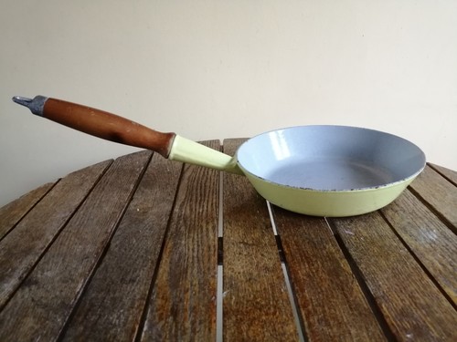 Vintage creuset yellow cast - le,