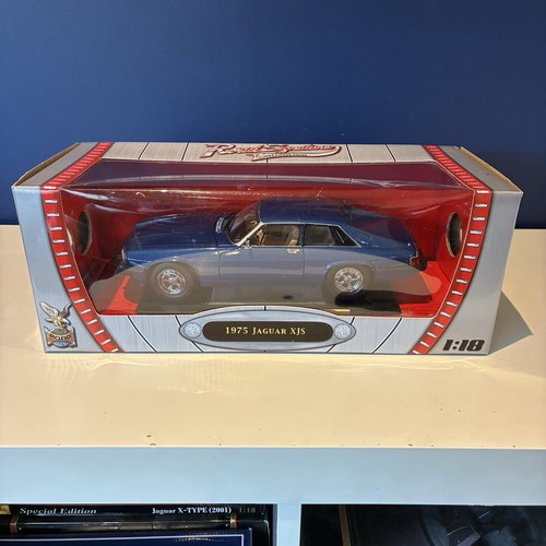 Road signature scale 1975 - 1/18,