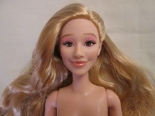 Glinda at Shiz University Nude