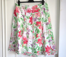 LAURA ASHLEY VINTAGE PRETTY