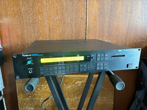 Roland 550 liner synthesizer - d-550,