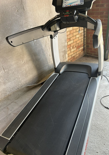 Life fitness 95t - 95t, treadmill