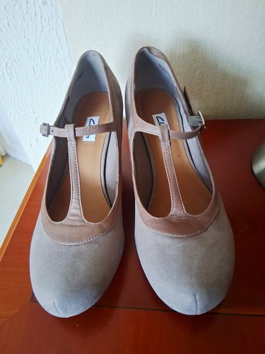 Clarks ladies taupe suede - t,