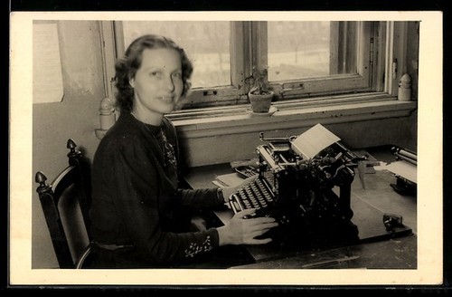 Photo young woman writing - writing, a
