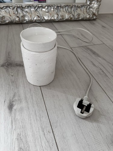 Scentsy white light wax - white, up
