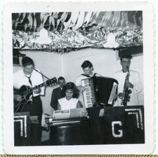 Young Men & Girl Combo Guitar