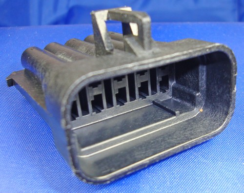 Mating male connector for - mating,