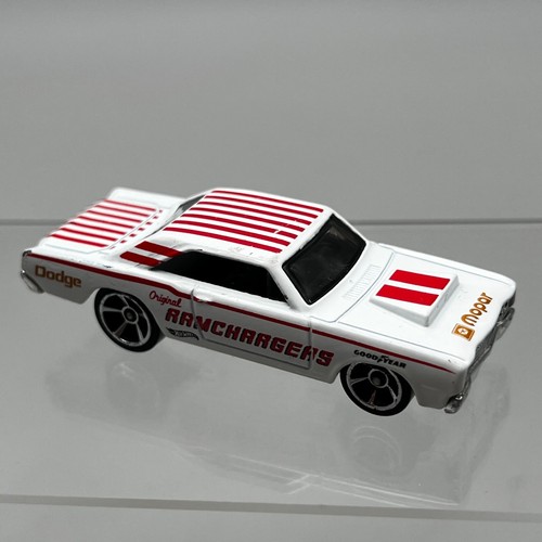 Hot wheels dodge dart - hot,