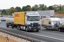 Truck Photo Mercedes-Benz