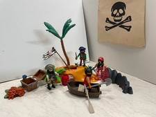 Playmobil Pirate island with