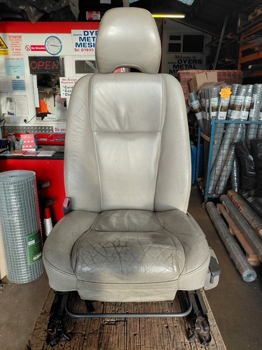 2005 volvo xc90 front seat - volvo,