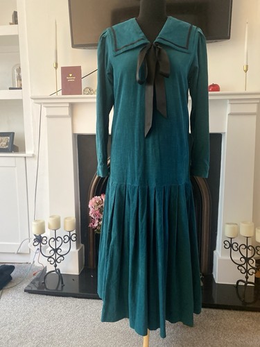 Laura ashley green needlecord - laura,