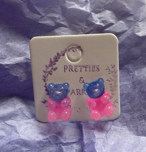 Pink blue gummy bear - &,
