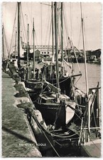 Poole Dorset The Quay Boats Yachts - QEII Valentines Real Photo Postcard P04