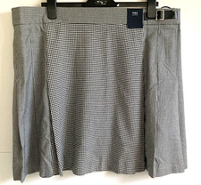M&S SKIRT SIZE 22 UK (21" LENGTH) BLACK & WHITE MIXED HOUNDSTOOTH PLEATED  *NEW*