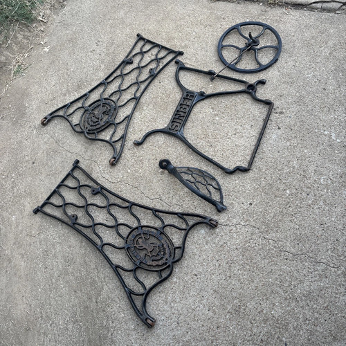 Antique cast iron singer - cast,