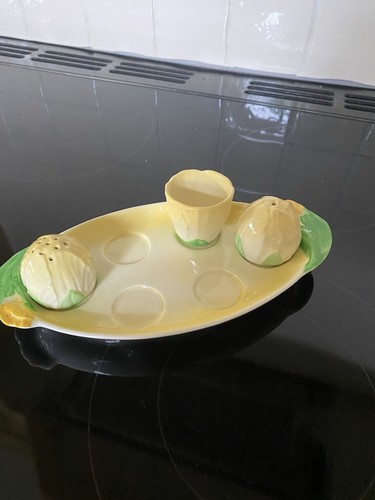 Carlton ware buttercup egg - egg, cup