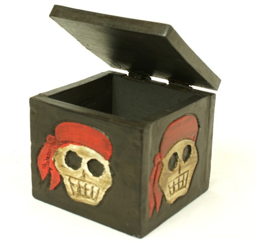 Wooden pirate cube small - wooden,